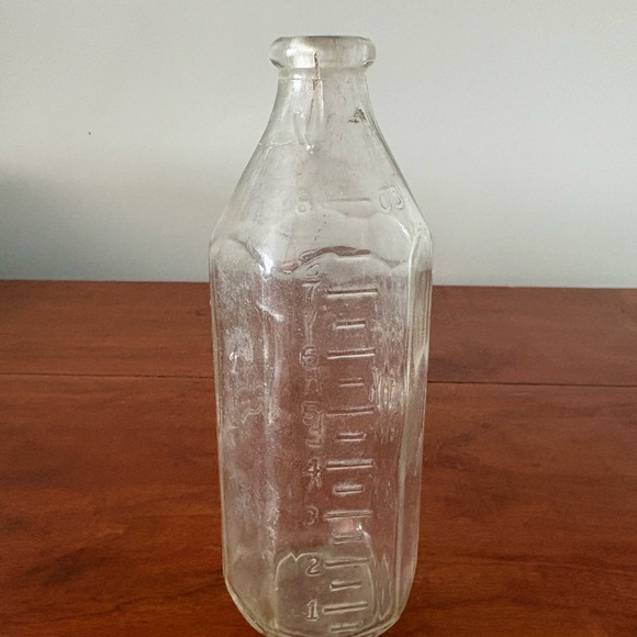 Antique Glass Baby Bottle Embossed Measuring Bottle USA Vintage Nursery Decor - Picture 4 of 8